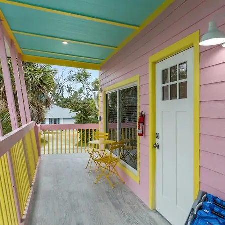Charming Suite With Balcony And Bikes In Historic Sandpiper Inn Sanibel Exterior photo