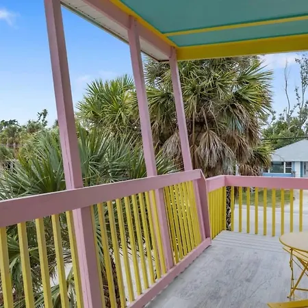 Charming Suite With Balcony And Bikes In Historic Sandpiper Inn Sanibel Exterior photo