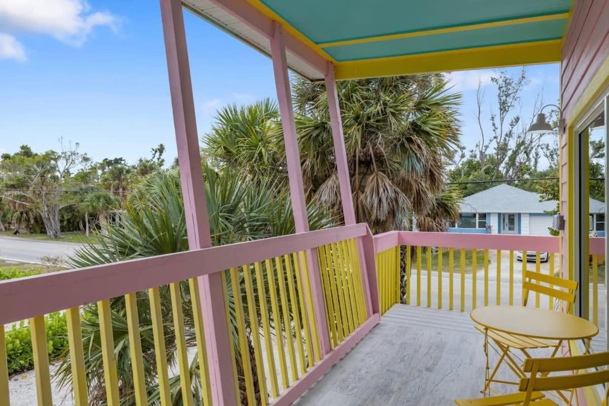 Charming With Balcony And Bikes In Historic Sandpiper Apartment