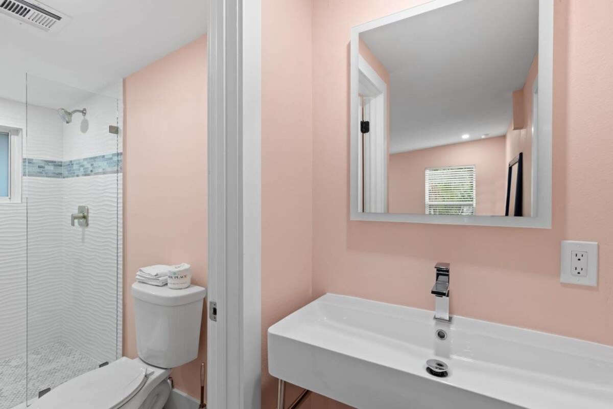 Apartment Charming With Balcony And Bikes In Historic Sandpiper Sanibel
