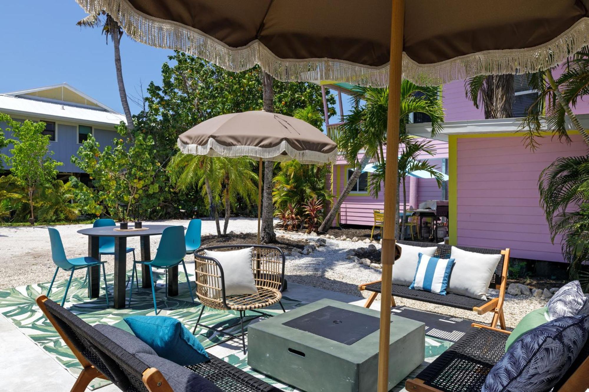Apartment Charming With Balcony And Bikes In Historic Sandpiper Sanibel